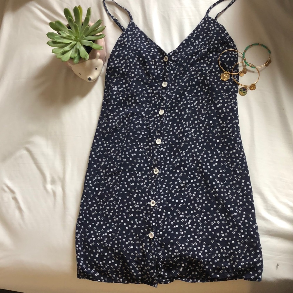 Most adorable sun dress 👜👒💛✨